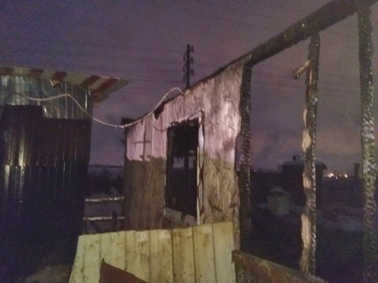 В Смоленской области при пожаре в сторожке пострадал мужчина