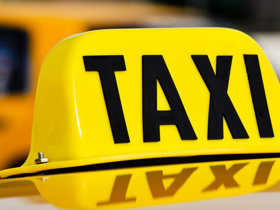 Ульяновский таксист осужден за кражу телефона клиента