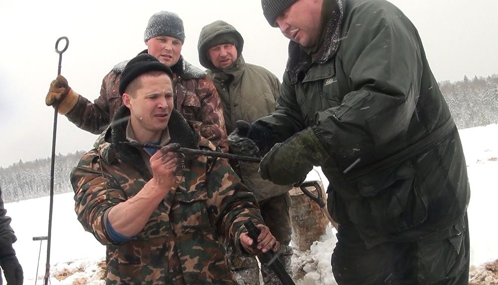 Поисковики в Тверской области подняли обломки военного самолёта