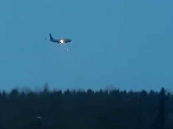 Пилот объяснил действия экипажа захваченного самолета Сургут-Москва