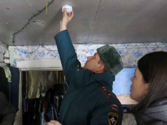 Семьям Тверской области бесплатно установили дымоизвещатели