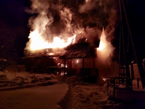 В Алексине сгорел частный дом