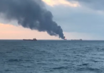 Причиной возгорания двух танкеров в Черном море могли стать санкции США