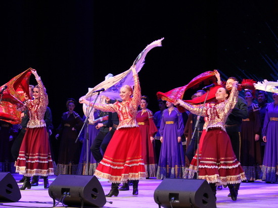 Сибирский русский народный хор вызвал овации в Беларуси