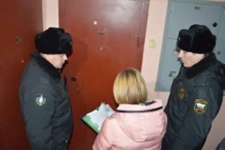 Как узнать откуда задолженность у судебных приставов. Задолженность у судебных приставов по фамилии. Задолженность у приставов по фамилии. Приставы жкх долги. Приставы взыскание задолженности.