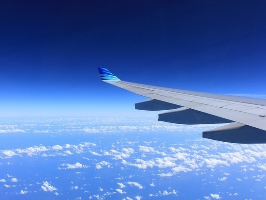 В Ханты-Мансийске обсудили незапланированную посадку самолета