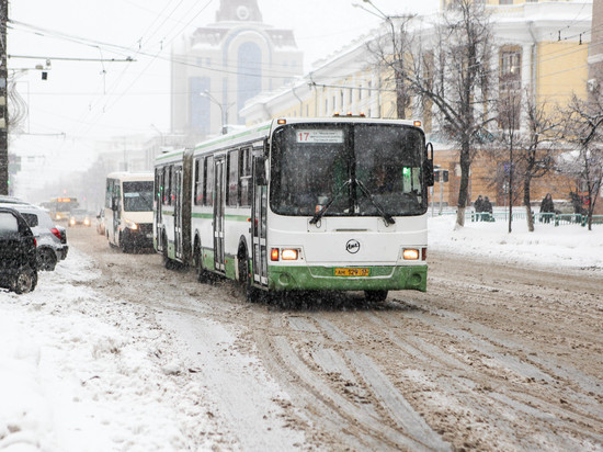 Мэр Саранска продолжает лично контролировать общественный транспорт