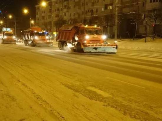 Воронежские коммунальщики установили рекорд по вывозу снега