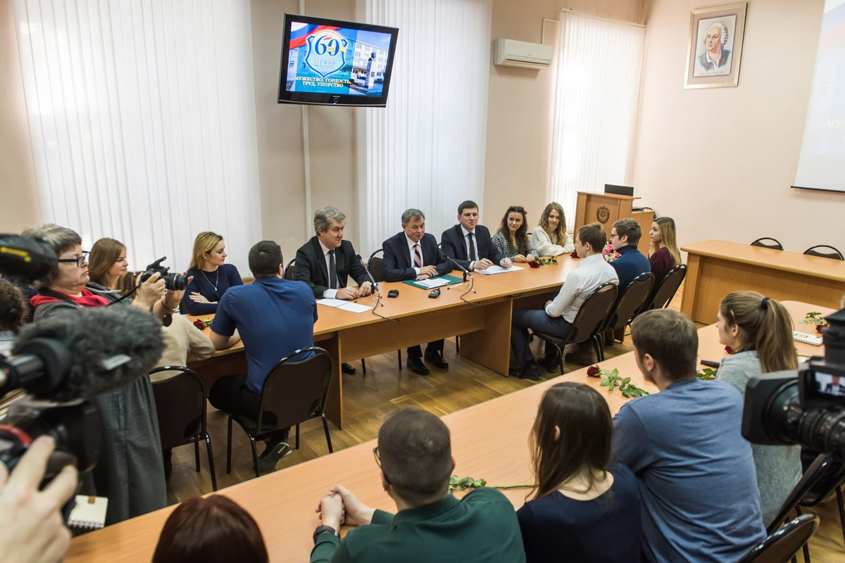 Бауманка калуга. Кампус Бауманского университета в Калуге. Кампус КФ МГТУ. Московский комсомолец Калуга. Кампус Бауманского университета в Калуге фото.