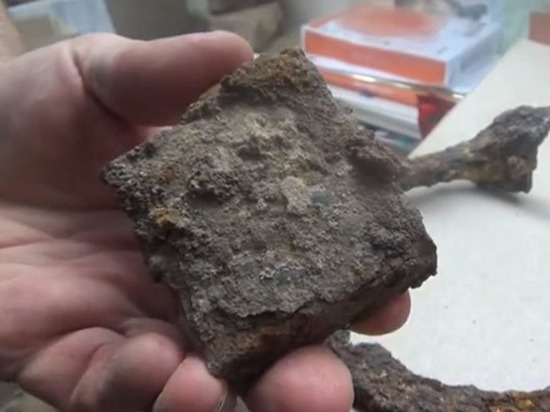 Донские археологи идентифицировали железную гирю, найденную при раскопах
