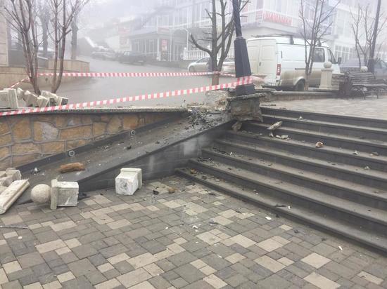 Виновника ДТП в Железноводске обяжут восстановить элементы благоустройства