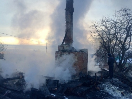 В Ельнинском районе сгорел жилой дом