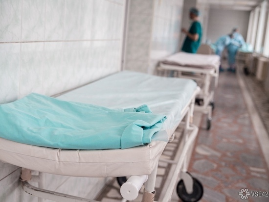 Пациентов кемеровской больницы перевели в Дом культуры