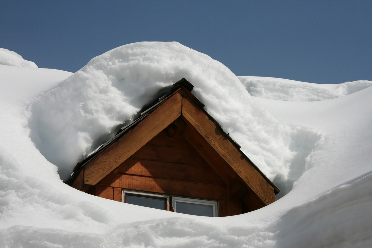 крыши домов зимой