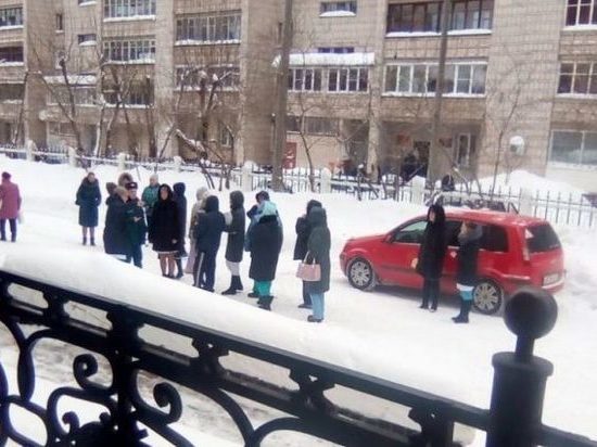 В Кирове прошла волна массовых эвакуаций