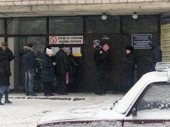 Школы и больницы массово эвакуируют в Вологде