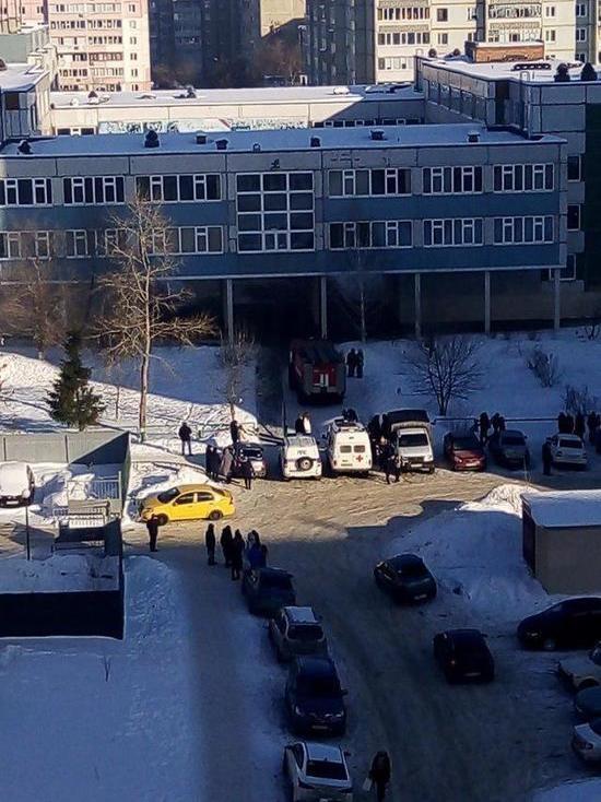 В Ульяновске хлынула волна сообщений об эвакуации школ