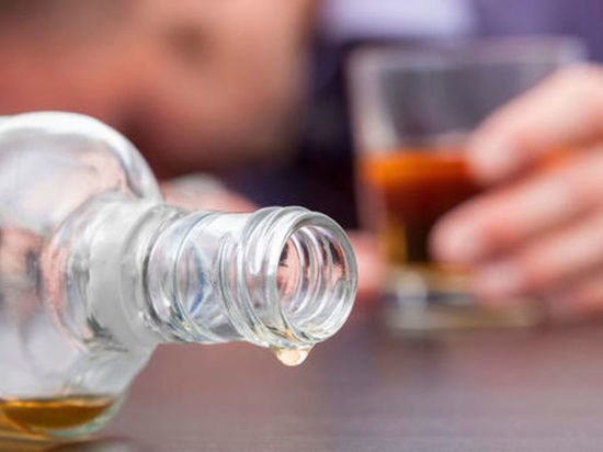 В Калмыкии за продажу поддельного алкоголя троицу будут судить