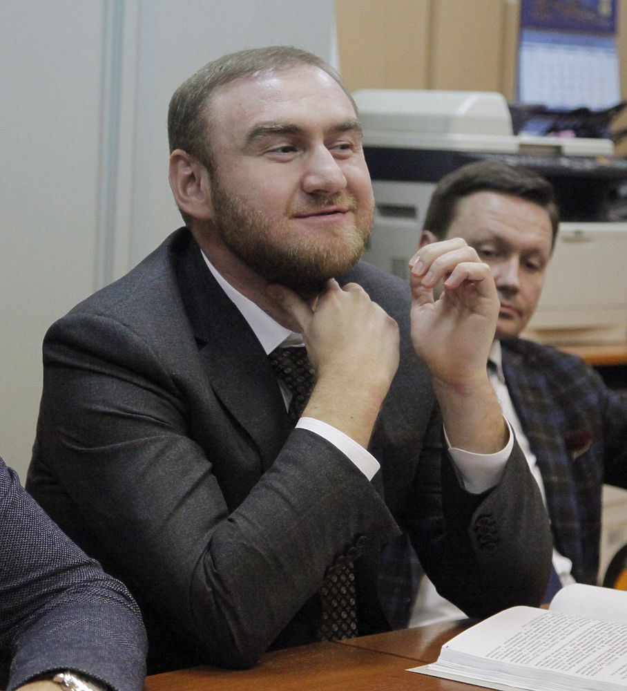 В суде задержанный сенатор Рауф Арашуков не скрывал улыбку