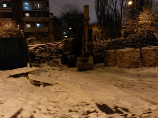 Снегоуборочная машина сильно удивила жителей одной калининградской улицы