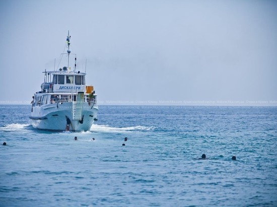 Российские спасатели помогли украинскому моряку в Азовском море Российские спасатели помогли украинскому моряку в Азовском море