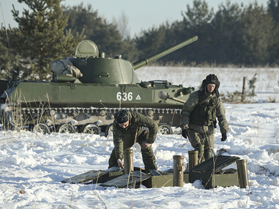 Ульяновские десантники испытали новейшее стрелковое вооружение в условиях низких температур