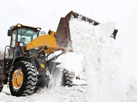 Вологодские коммунальщики справились с последствиями 12-часового снегопада