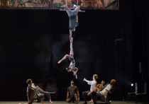 Две недели назад канадский цирковой поезд с замысловатым названием «7 пальцев» привез в Московский театр мюзикла премьеру