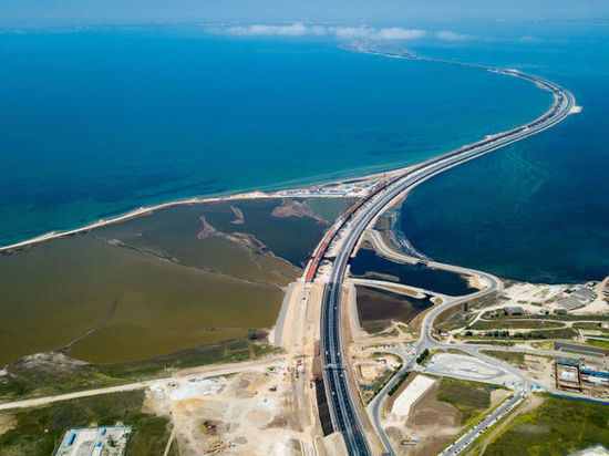 Украина потеряла 10 млрд грн из-за "блокирования" Азовского моря - Омелян