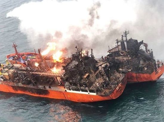 На турецких танкерах в Чёрном море осталось пять очагов пожара