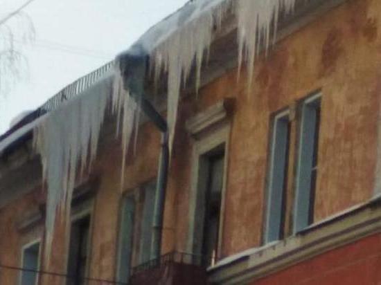В Кирове УК заплатит 300 тысяч рублей за сосульки на крышах