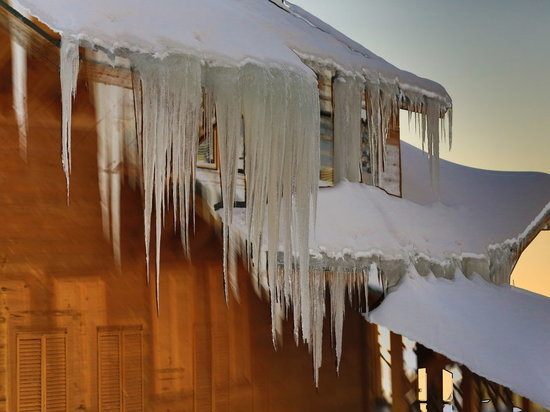 Тамбовчан предупредили о возможном сходе снега с крыш