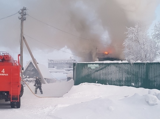В Ноябрьске из-за пожара в бане несколько домов остались без света