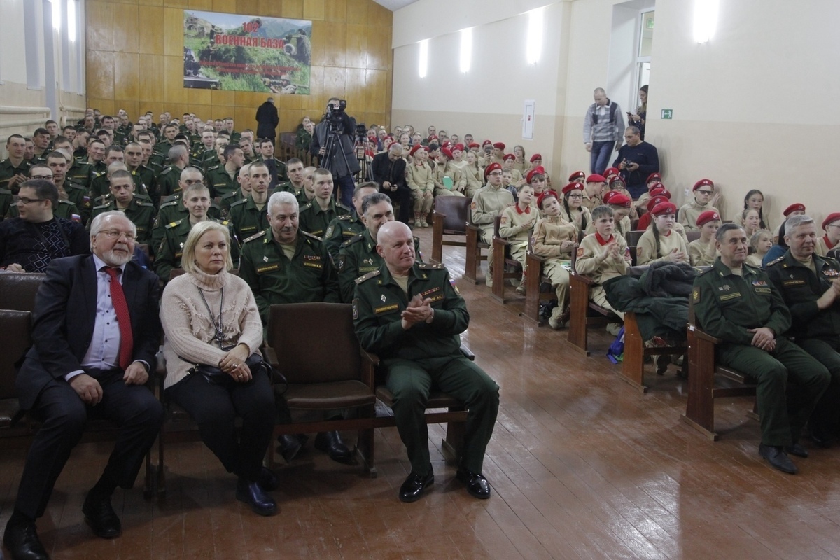 Общественный совет при Минобороны побывал на российской базе в Гюмри - МК