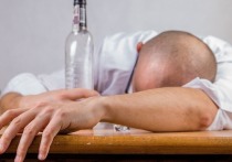 Министр здравоохранения России Вероника Скворцова заявила, что 70% россиян-мужчин трудоспособного возраста умирают из-за проблем, спровоцированных употреблением алкоголя