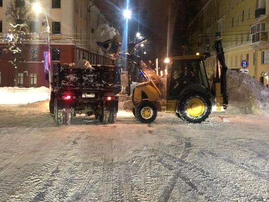 В выходные в Кирове вывезут снег с 24 участков