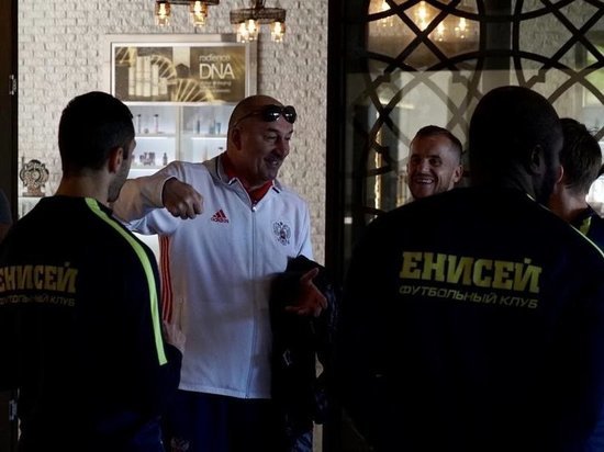 Cтанислав Черчесов посетил сборы ФК «Енисей» в Турции