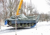 Парк Победы в Твери продолжает наполнятся военной техникой