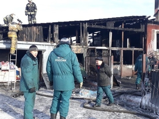 Кузбасская семья спаслась из пожара в неглиже, остальное сгорело