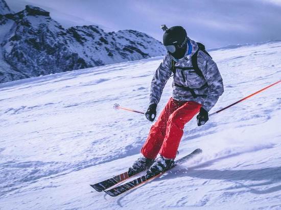 В Шерегеше снегоход сильно травмировал лыжника