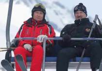 Лидеры России и Белоруссии Владимир Путин и Александр Лукашенко покатались в Сочи на горных лыжах во время перерыва в российско-белорусских переговорах