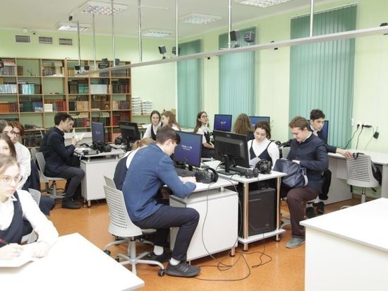 Новейшие компьютеры с обучающей программой подарили Православной гимназии в Калининграде