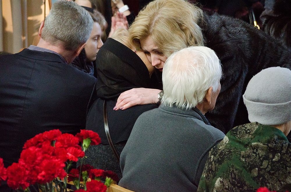 Челябинск прощание. Сегодня простились в Челябинске. Похороны Тимура Файзутдинова. Прощание с аргановым максимум Магнитогорск.
