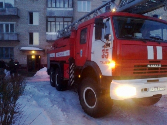 В пожаре жилого дома в Товарково пострадал человек