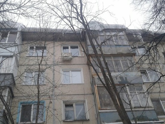 Оттепель в Ульяновске вынуждает ходить подальше от крыш