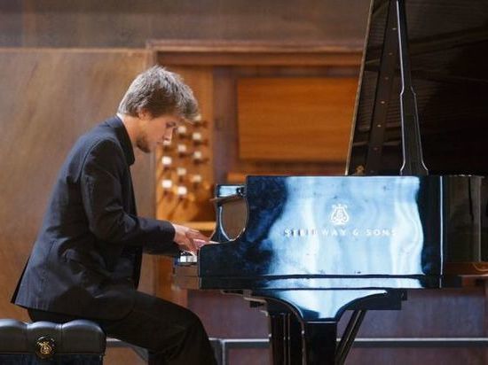19 февраля в Волгограде выступит знаменитый польский пианист
