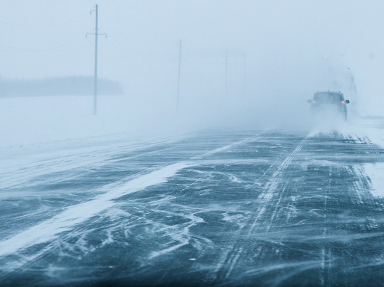 Ездить «по погоде»:  в Оренбургской области столкнулись три машины