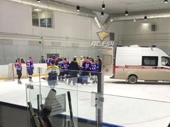 Трагедия на матче в Новосибирске: скончался вратарь хоккейной команды