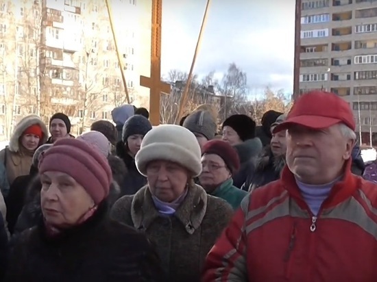 Жители улицы Прыгунова провели митинг против строительства храма