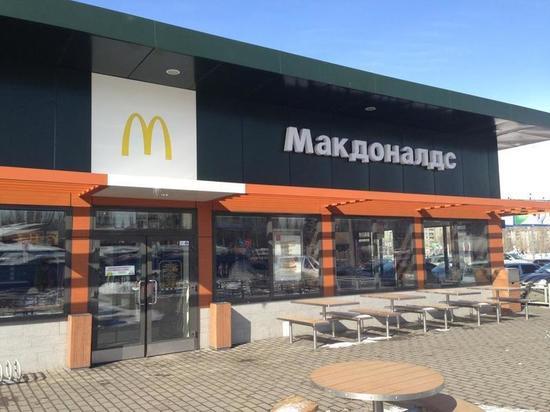 В Воронеже у входа в «Макдоналдс» нашли труп мужчины